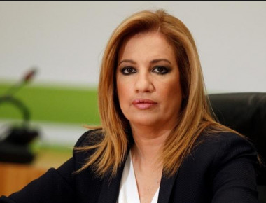 Φ.Γεννηματά: Και επίσημα υποψήφια - Κατάθεσε 1.100 υπογραφές νέων